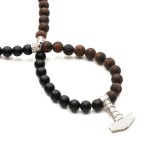 Naszyjnik z matowych kamieni onyksu i obsydianu brązowego z młotem Thora-Mjolnir